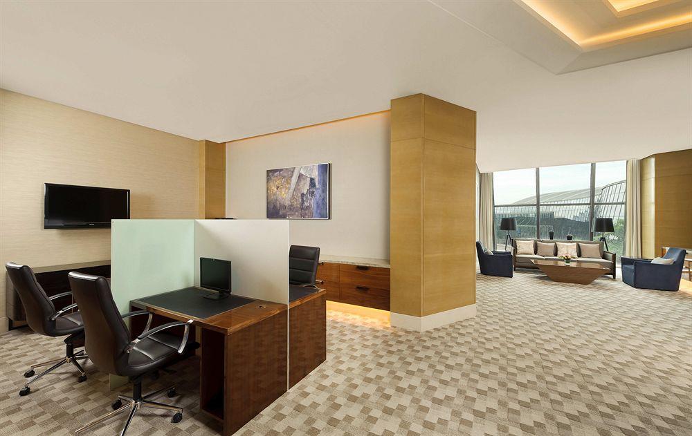 Sheraton Changchun Jingyuetan Hotel Kültér fotó