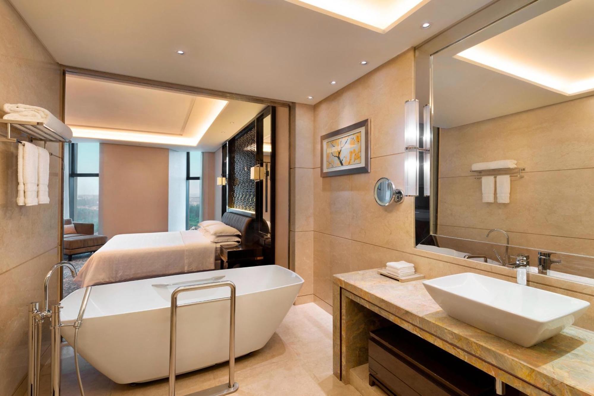 Sheraton Changchun Jingyuetan Hotel Kültér fotó