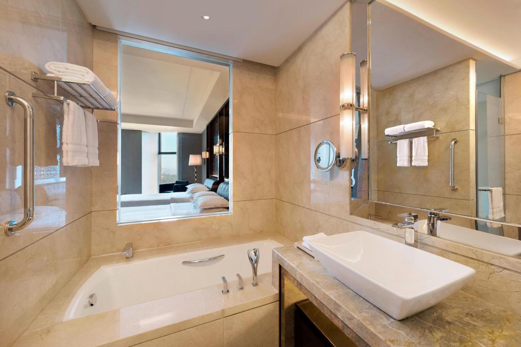 Sheraton Changchun Jingyuetan Hotel Kültér fotó