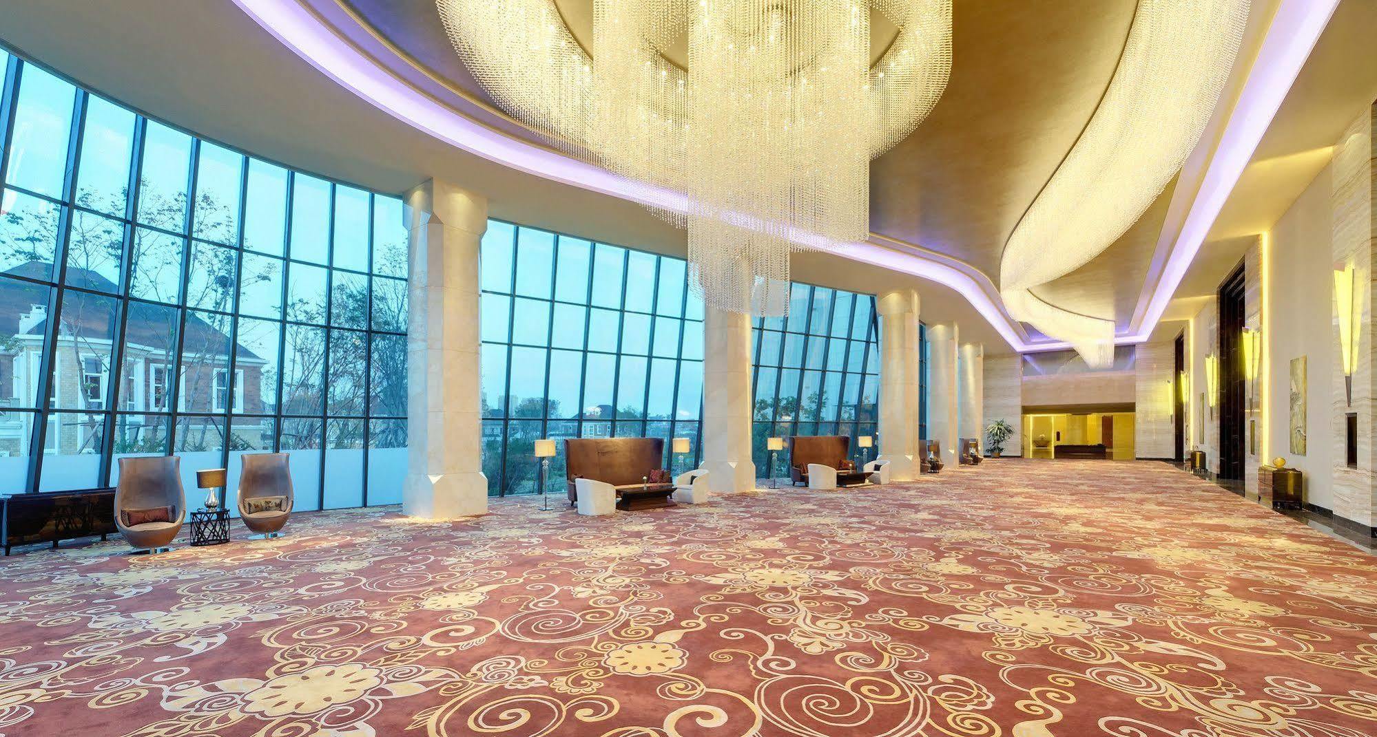 Sheraton Changchun Jingyuetan Hotel Kültér fotó